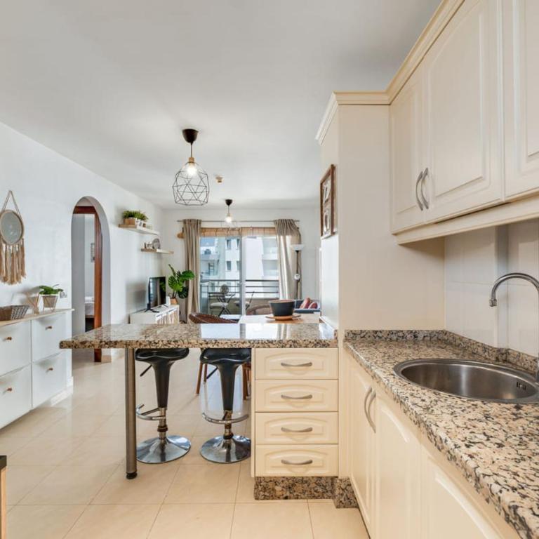 Charming 2-Bedroom Apartment with Ocean Views in Adeje - Apartamento - 28