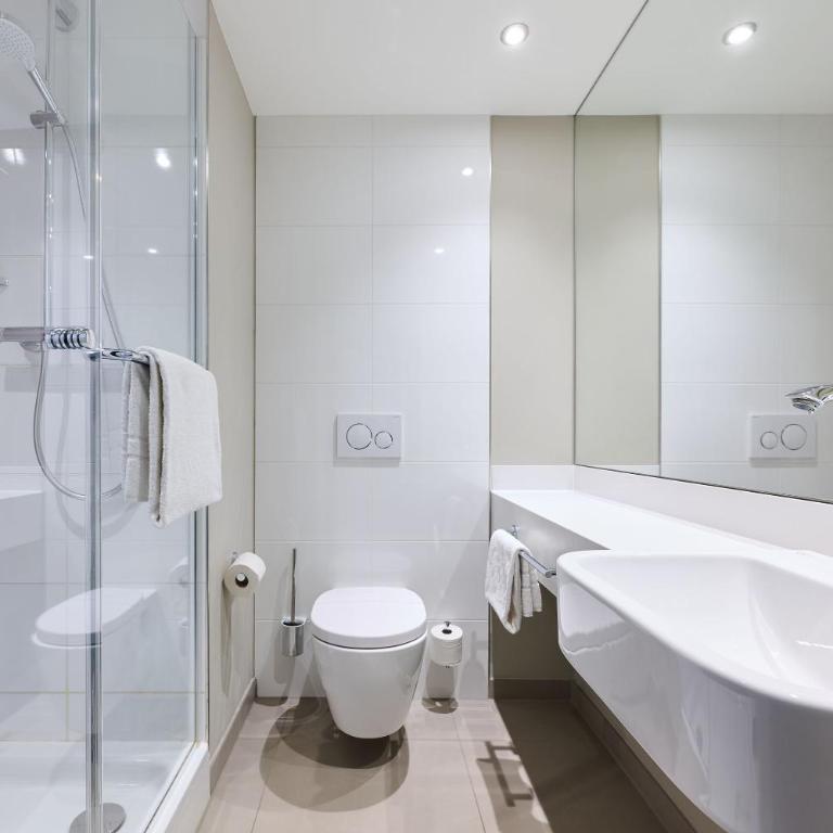 Premier Inn München City Zentrum - Standard Vierbettzimmer - 12