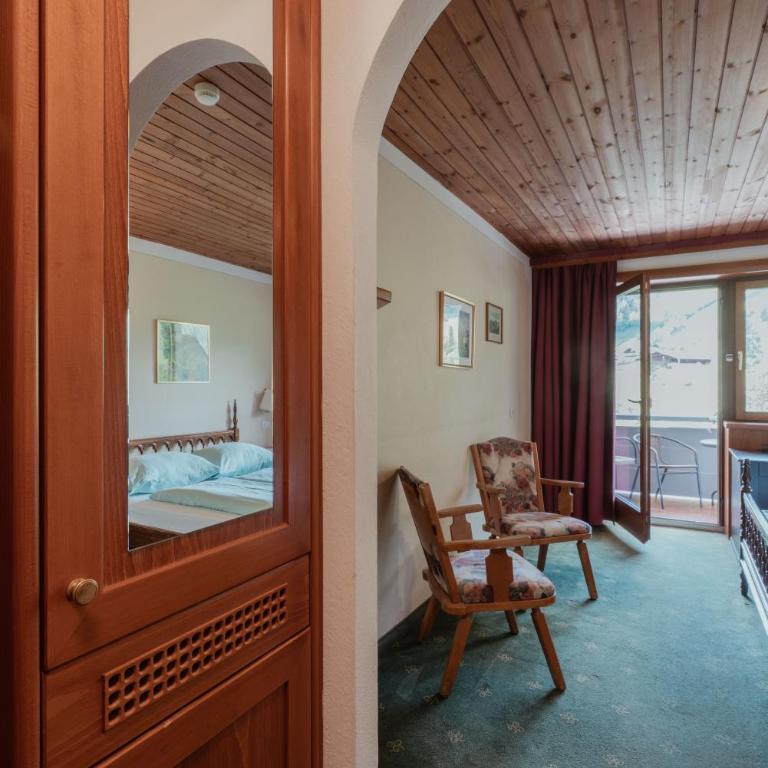 Hotel Tiroler Adler - Double Room with Balcony - 6