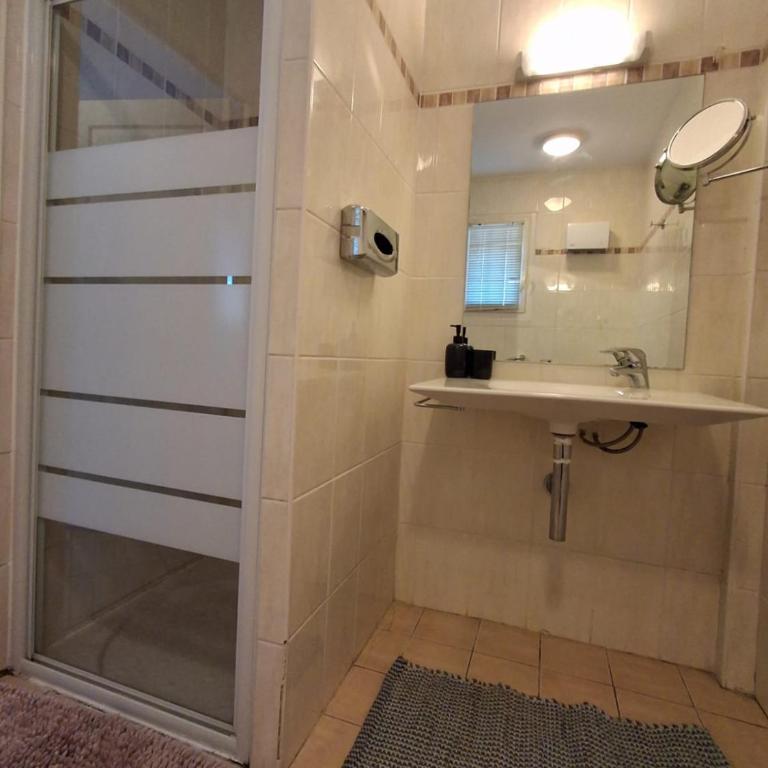 Studio 201 - LES SUITES DE ROBINSON - Résidence avec piscine en bord de Siagne, à Mandelieu-La-Napoule - Studio - 13