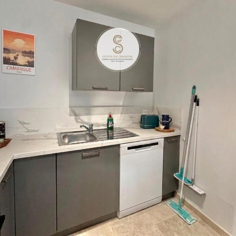 Le Belvédère Arles Centre - Air Conditioning & Wi-Fi - Three-Bedroom Apartment - 12