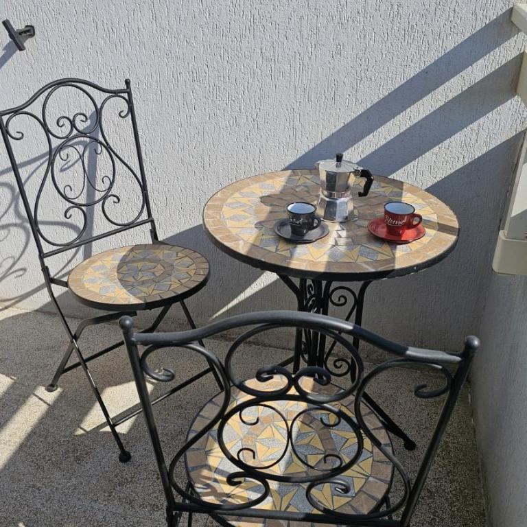 Giu Al Mar - Apartment - Three-Bedroom Apartment - 34
