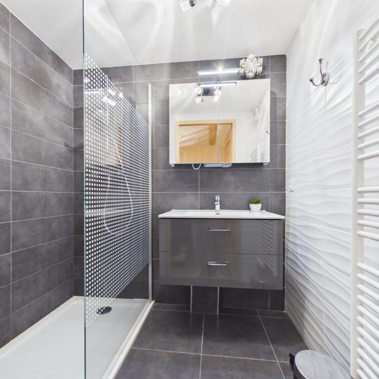 Appartement Duplex de Standing au Centre - 4 Couchages, Balcon, Garage Privé, WiFi - FR-1-623-204 - Apartment (4 Adults) - 12