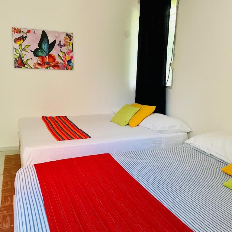 Economic Apartments & Rooms next to the beach - Habitación Cuádruple Económica con baño compartido - 3