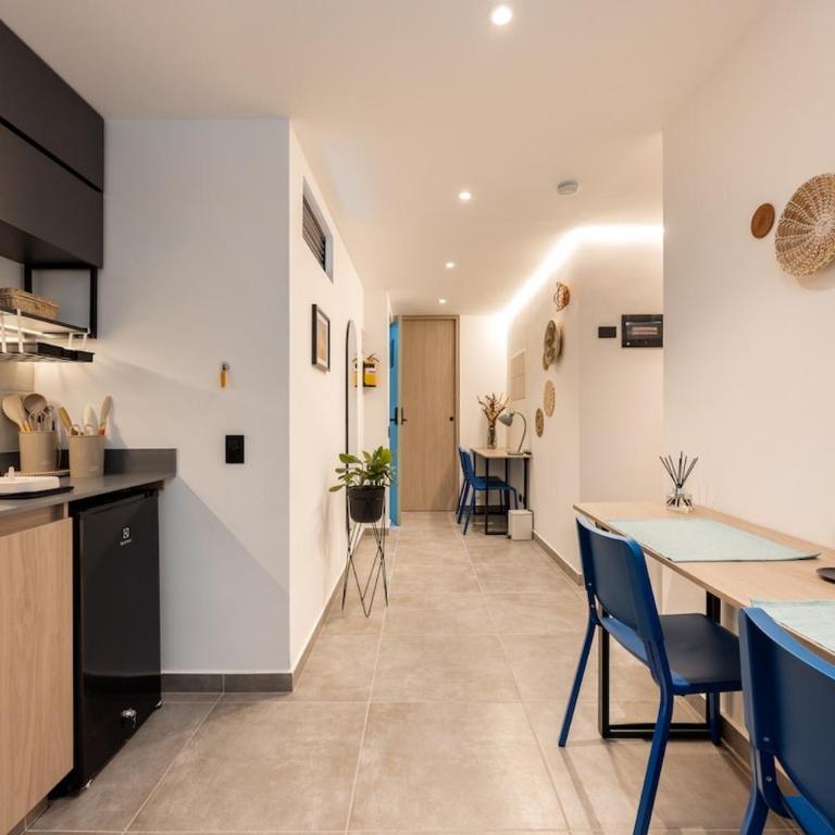 Modern apartment 301 with AC near the stadium - Two-Bedroom Apartment - 41