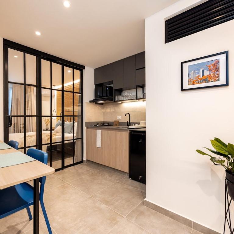 Modern apartment 301 with AC near the stadium - Two-Bedroom Apartment - 56