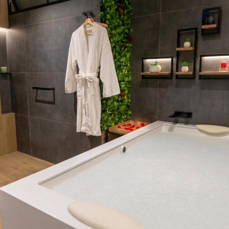 Palmetto Hotel Business San Borja - Deluxe Suite with Spa Bath - 4