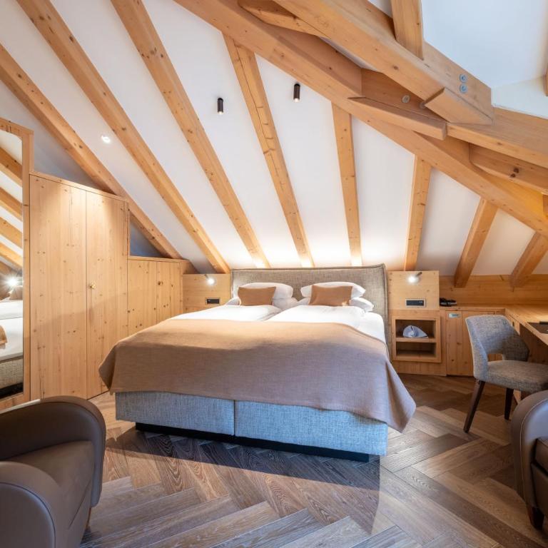 Hotel Albris - Doppelzimmer mit Bergblick - 3