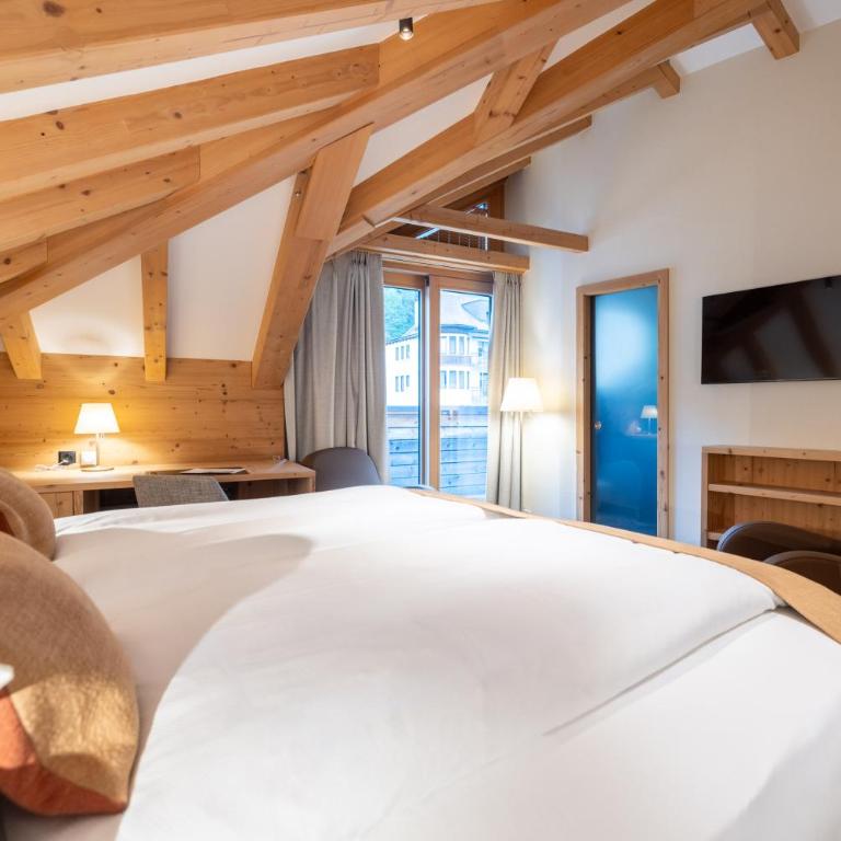 Hotel Albris - Doppelzimmer mit Bergblick - 6