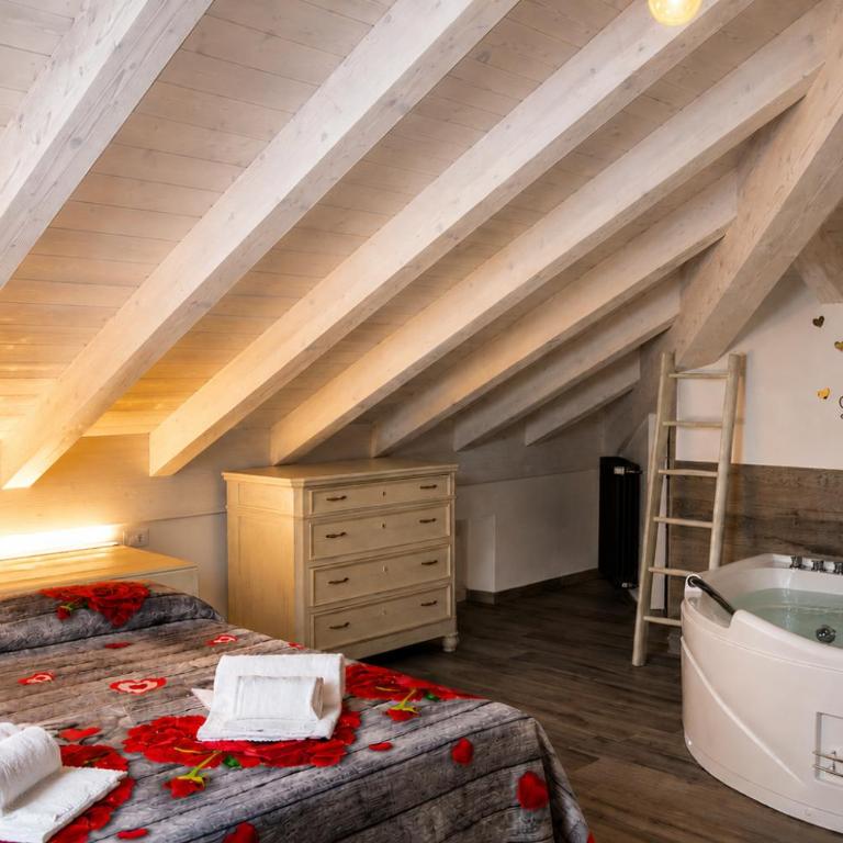 White suite - Jacuzzi, Swimming pool & Lake view - Loft - 2