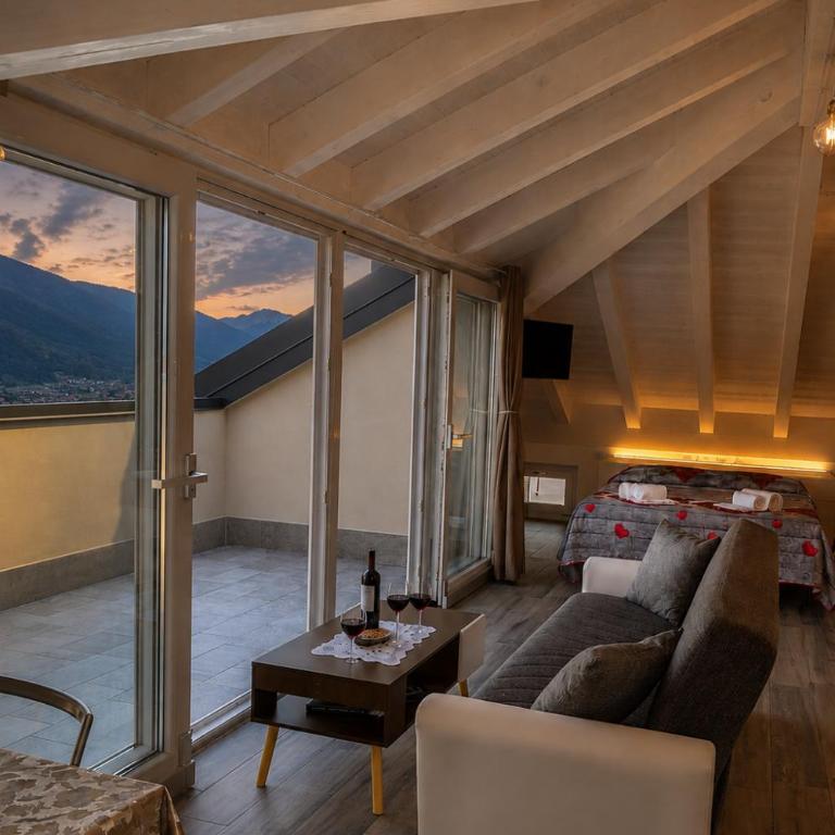 White suite - Jacuzzi, Swimming pool & Lake view - Loft - 26