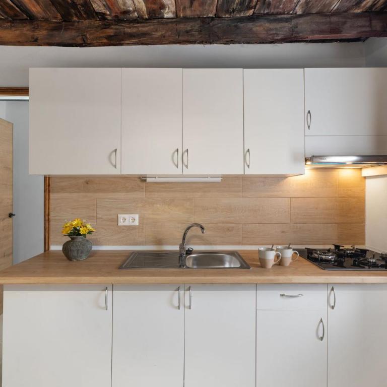 Charming Farmhouse Retreat in Arona with Stunning Views - Casa - 5