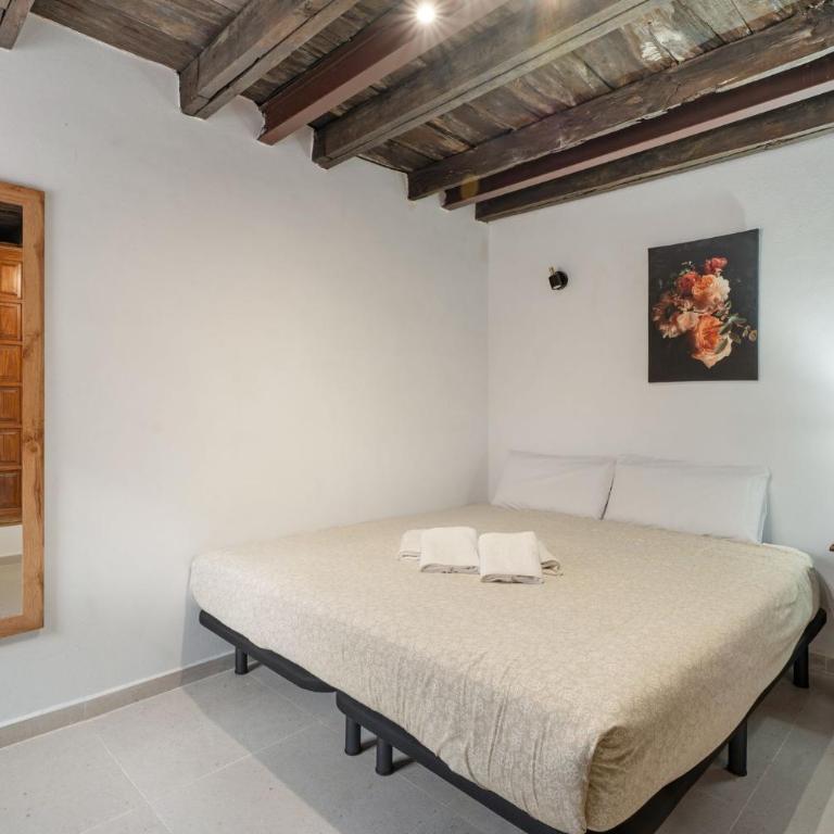 Charming Farmhouse Retreat in Arona with Stunning Views - Casa - 18
