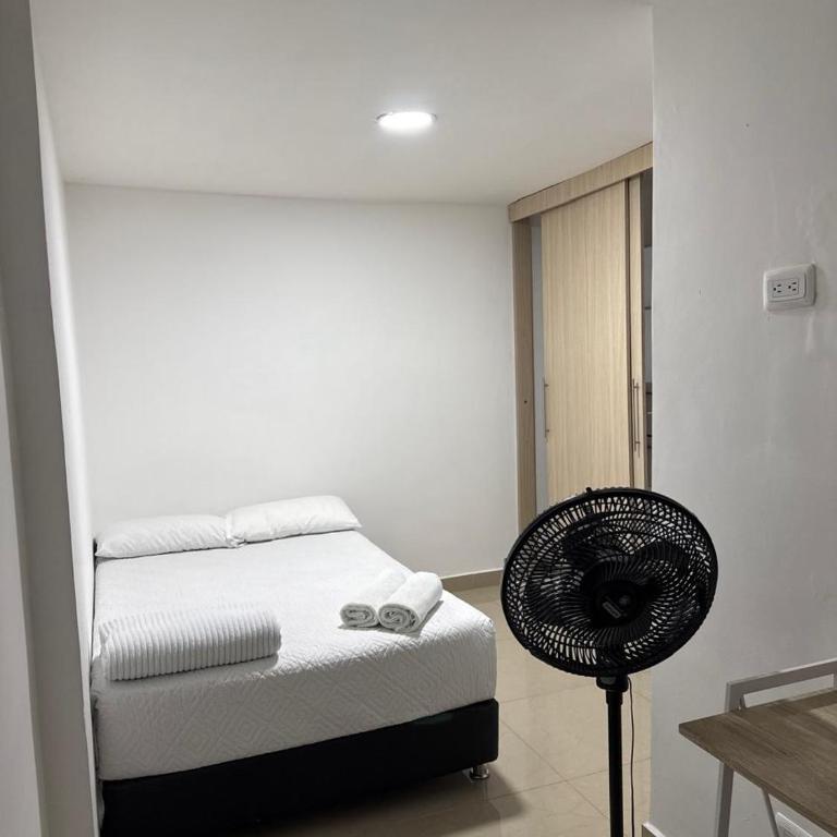 Apartamento en el poblado , manila 4 - Three-Bedroom Apartment - 6