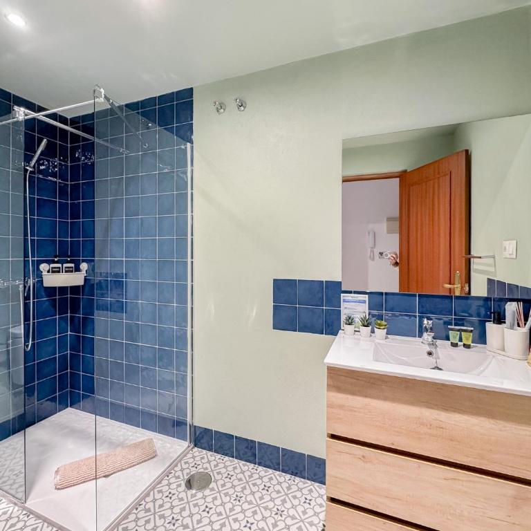 Proa Apartments by Stay Belonio - Deluxe Apartment mit Balkon und 2 Schlafzimmern - 5