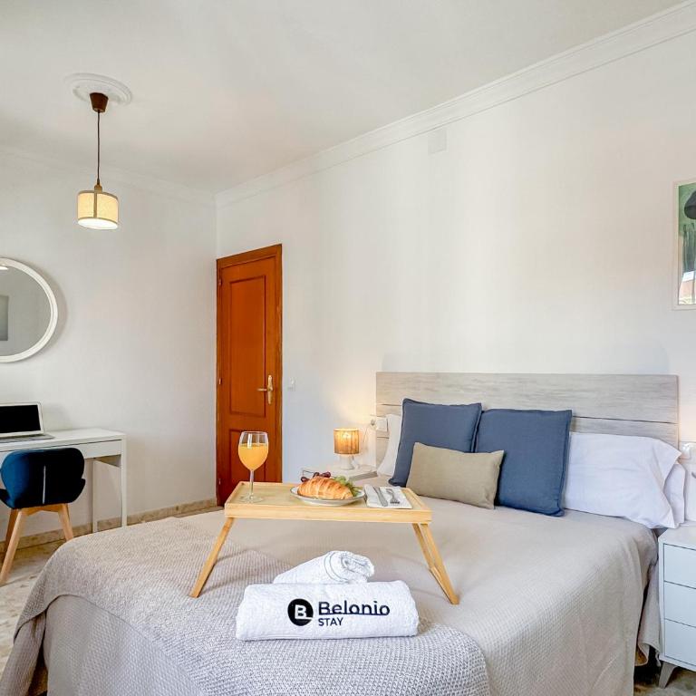 Proa Apartments by Stay Belonio - Deluxe Apartment mit Balkon und 2 Schlafzimmern - 2