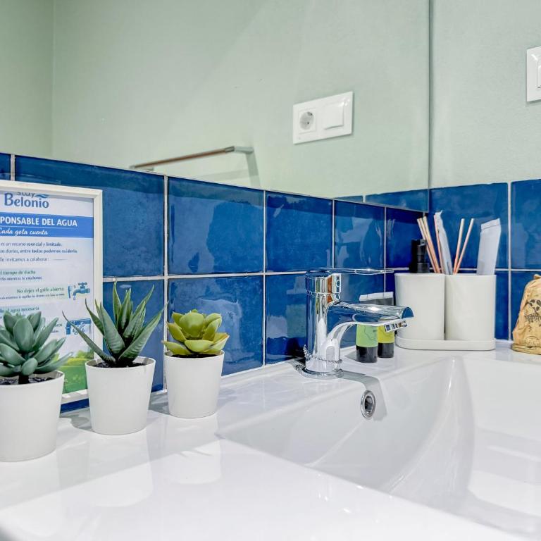 Proa Apartments by Stay Belonio - Deluxe Apartment mit Balkon und 2 Schlafzimmern - 17