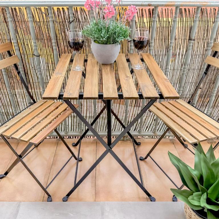 Proa Apartments by Stay Belonio - Deluxe Apartment mit Balkon und 2 Schlafzimmern - 13