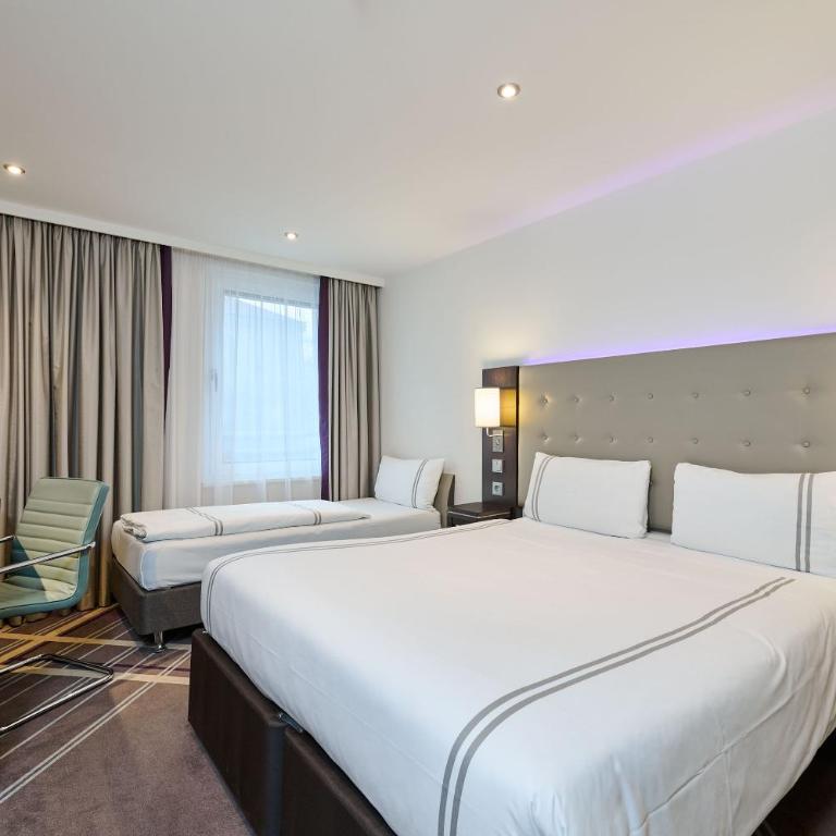 Premier Inn München City Schwabing - Habitación Triple Estándar - 9