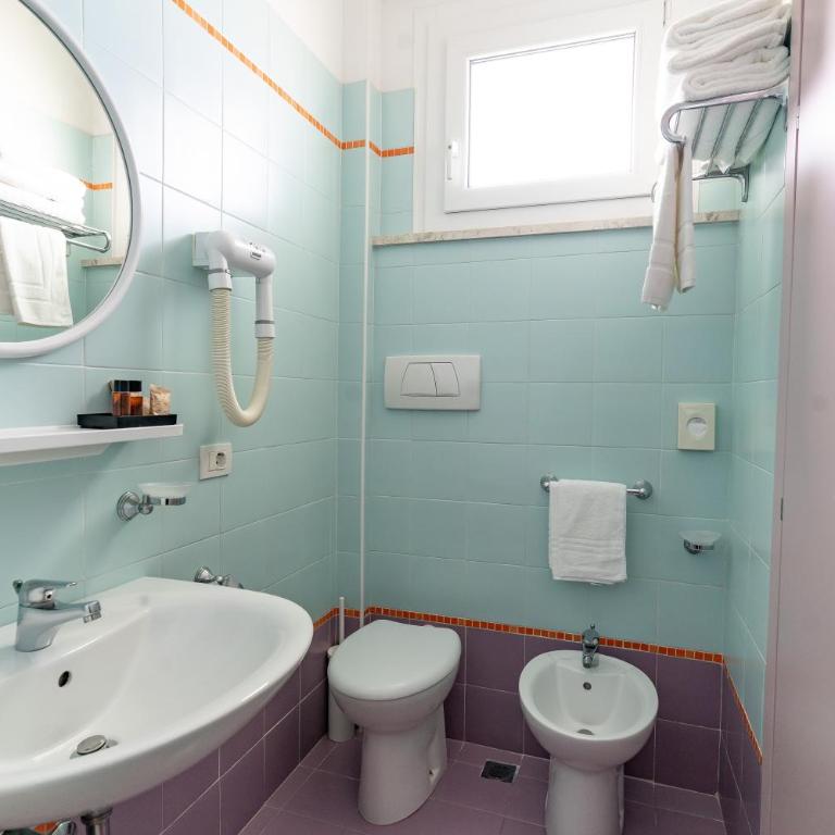 Hotel Marcus - Camera Familiare Superior - 13