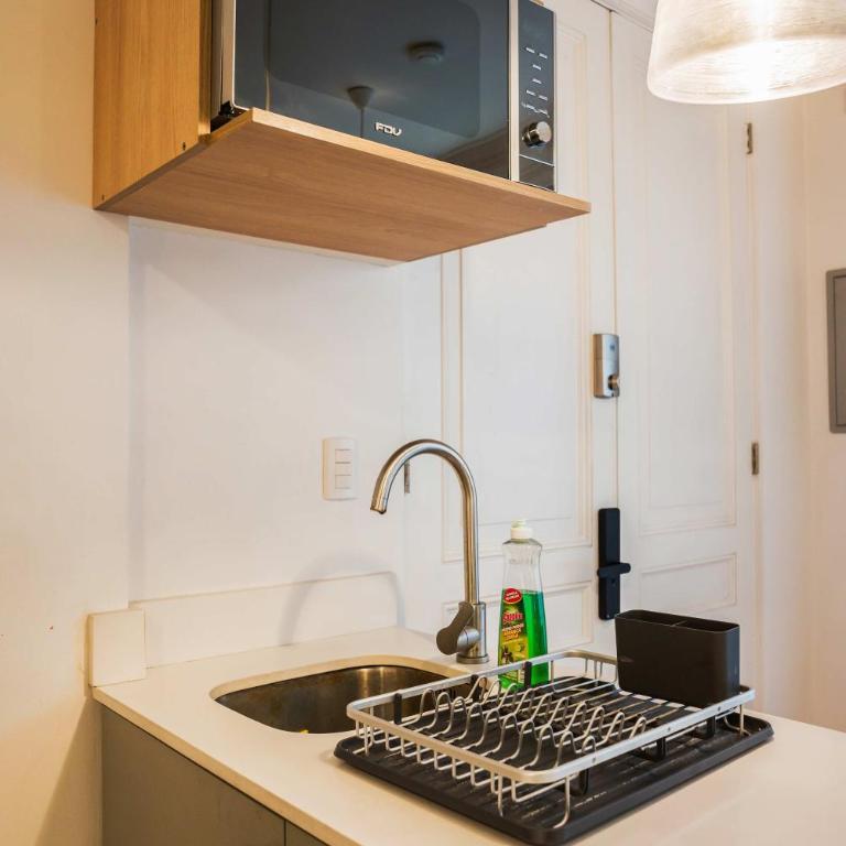 Metro Explorer 1BR near Hospital & Metro Baquedano - Studio - 8