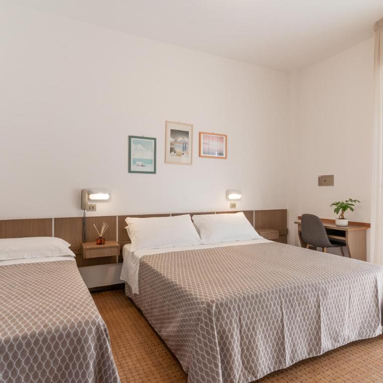 Hotel Marcus - Camera Familiare Standard - 11
