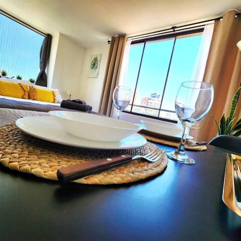 El Golf Floor 10 Costanera Center and views of the MUT - One-Bedroom Apartment - 2