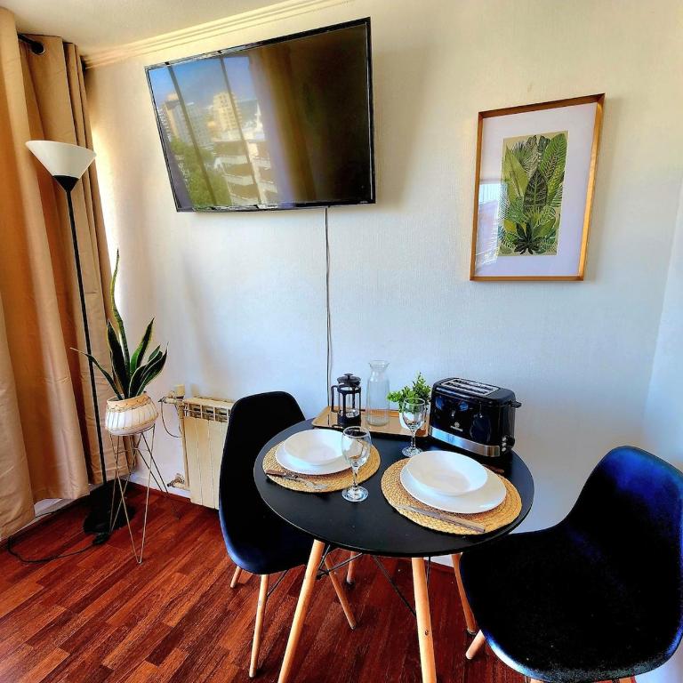 El Golf Floor 10 Costanera Center and views of the MUT - One-Bedroom Apartment - 20