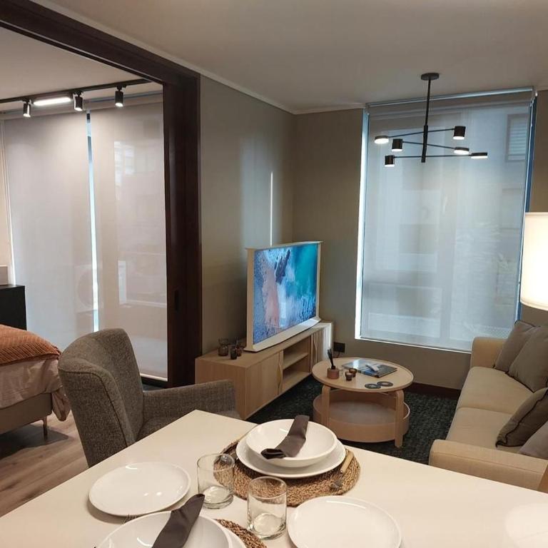 Rbk° Amplio y nuevo estudio en Las Condes - One-Bedroom Apartment - 1