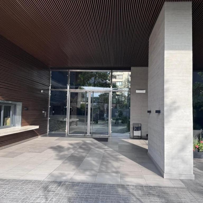 Rbk° Amplio y nuevo estudio en Las Condes - One-Bedroom Apartment - 8