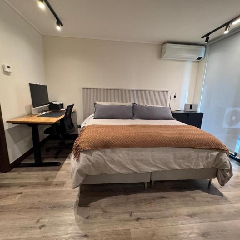 Rbk° Amplio y nuevo estudio en Las Condes - One-Bedroom Apartment - 2