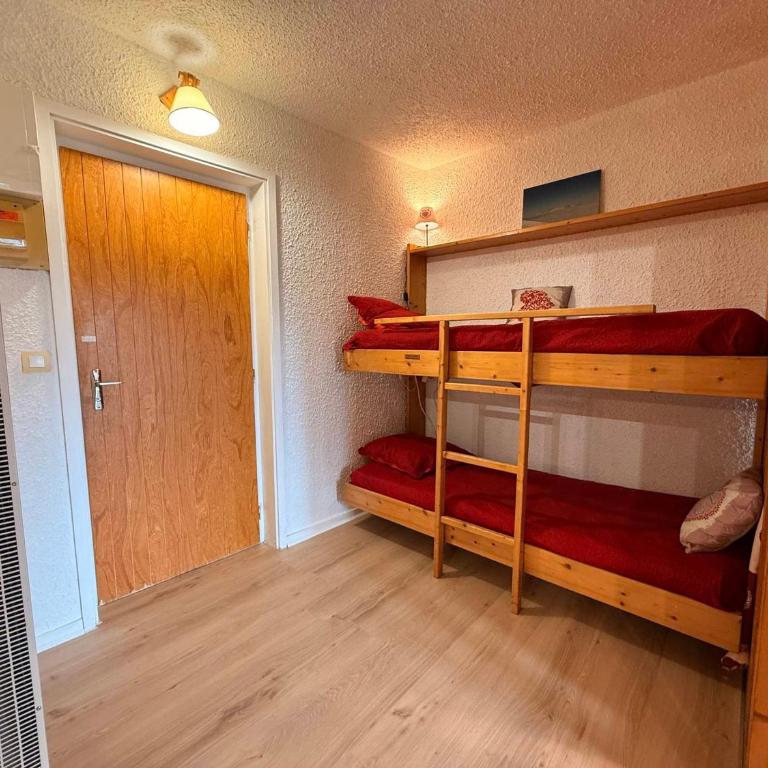Appartement 2 pièces au pied des pistes de ski avec balcon et parking - FR-1-515-31 - Appartement (6 Adultes) - 11