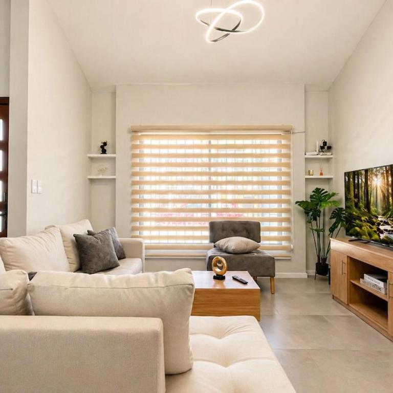 Prime Stay, Brightness House, 10 min Cuenca Centro - Villa - 1