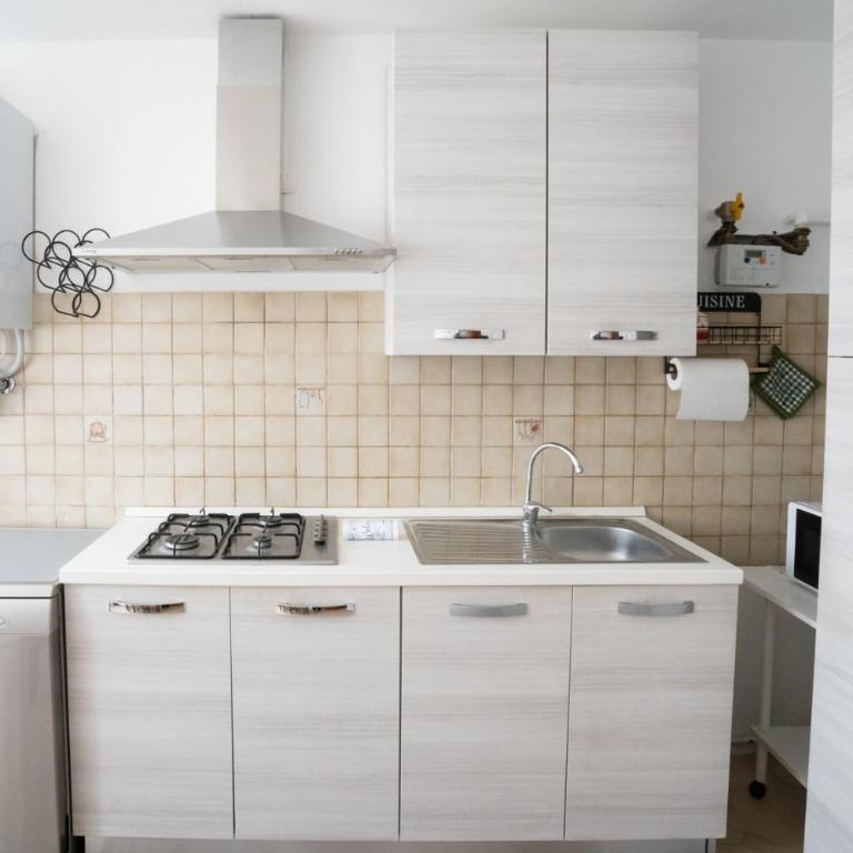 Enza House - Appartamento con 2 Camere da Letto - 30
