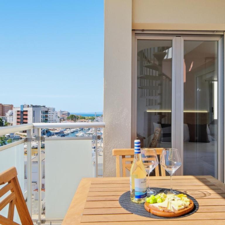 Apartamento ático con solárium a 5 min de la playa y vistas al mar - Apartamento de 2 dormitorios - 2
