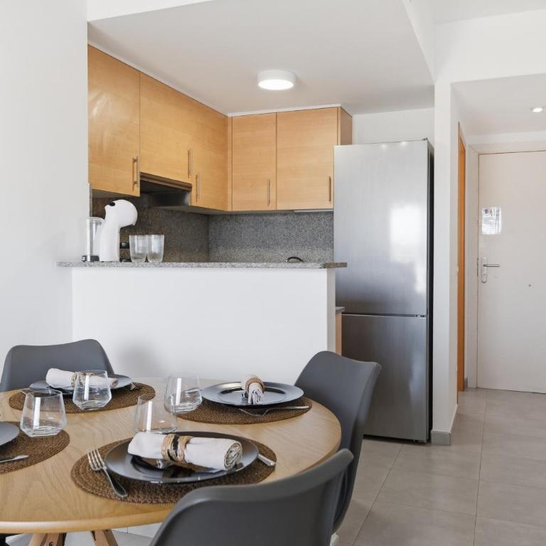 Apartamento ático con solárium a 5 min de la playa y vistas al mar - Apartamento de 2 dormitorios - 8
