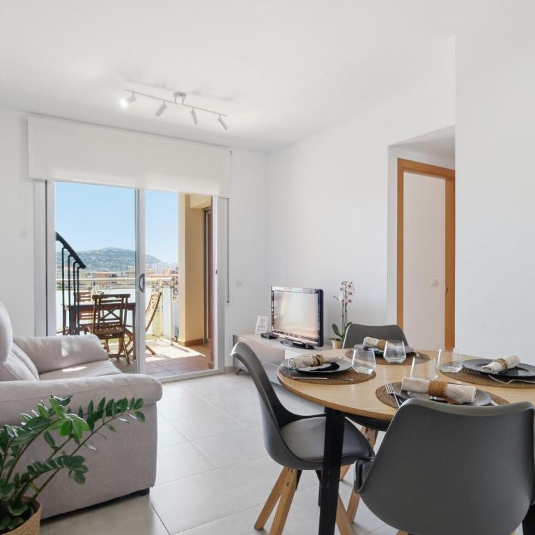 Apartamento ático con solárium a 5 min de la playa y vistas al mar - Apartamento de 2 dormitorios - 3