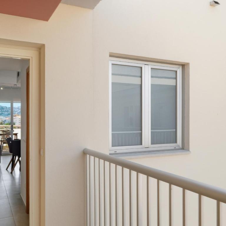Apartamento ático con solárium a 5 min de la playa y vistas al mar - Apartamento de 2 dormitorios - 27