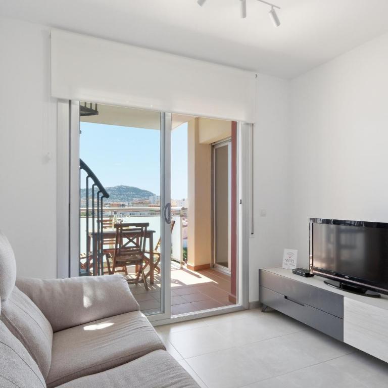 Apartamento ático con solárium a 5 min de la playa y vistas al mar - Apartamento de 2 dormitorios - 13
