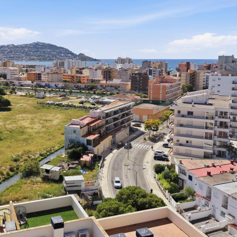 Apartamento ático con solárium a 5 min de la playa y vistas al mar - Apartamento de 2 dormitorios - 30