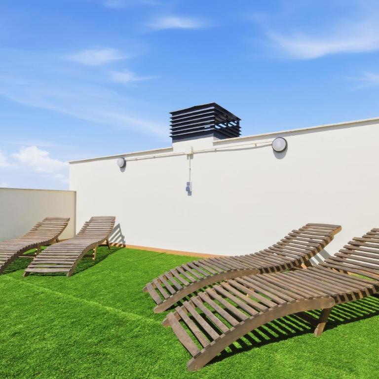 Apartamento ático con solárium a 5 min de la playa y vistas al mar - Apartamento de 2 dormitorios - 22