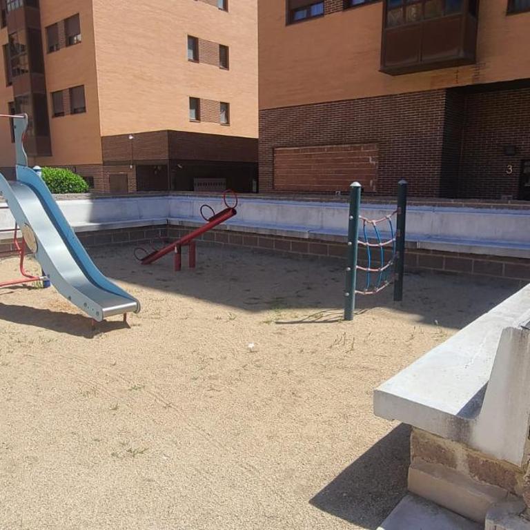 Apartamento Moderno Renovado con Piscina, Gym & Parking – Aeropuerto, IFEMA / Metropolitano by beBalmy - Apartment mit 2 Schlafzimmern - 38