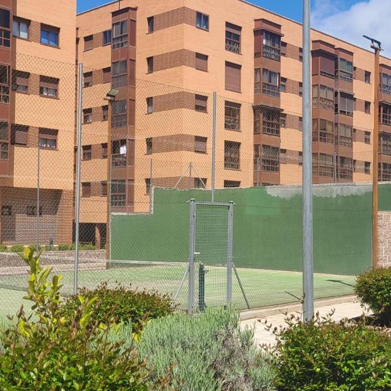 Apartamento Moderno Renovado con Piscina, Gym & Parking – Aeropuerto, IFEMA / Metropolitano by beBalmy - Apartment mit 2 Schlafzimmern - 37