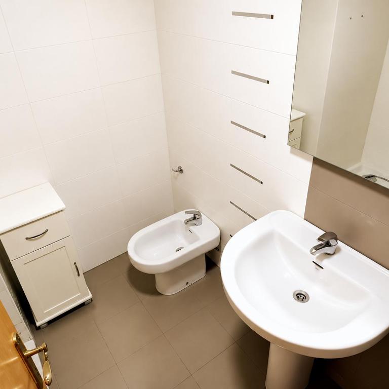 Piso a 150 metros de la Playa con Aire Acondicionado Centralizado - Apartamento de 2 dormitorios - 8