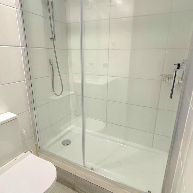 Rbk° Depto nuevo a pasos del Movistar Arena - One-Bedroom Apartment - 8