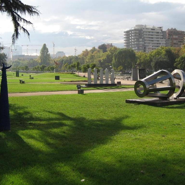 HT terrace with AC close to cafes and restaurants - One-Bedroom Apartment - 2
