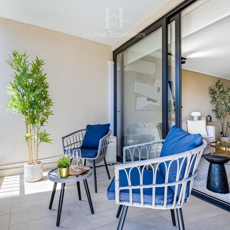 HT terrace with AC close to cafes and restaurants - One-Bedroom Apartment - 14