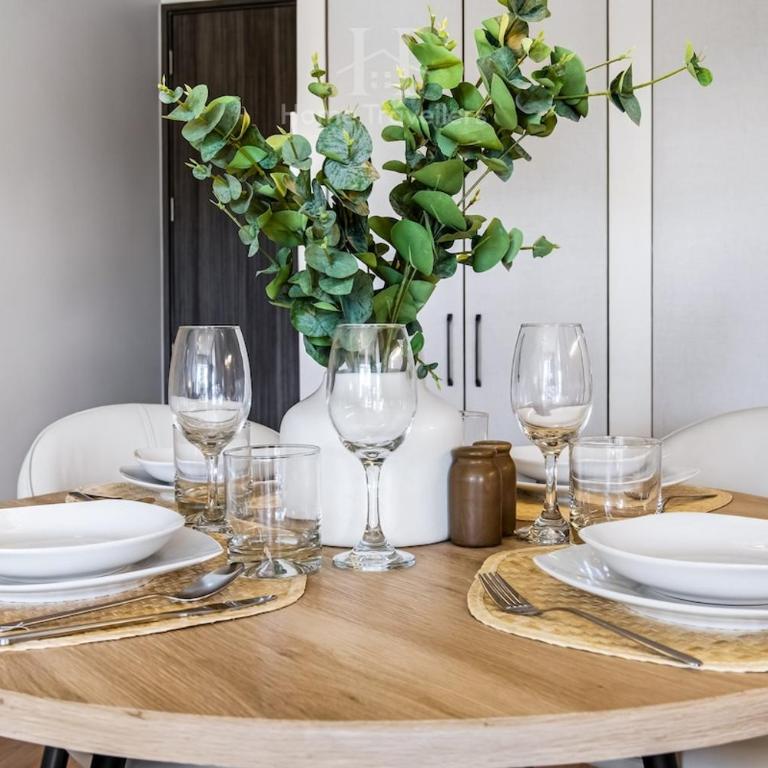 HT terrace with AC close to cafes and restaurants - One-Bedroom Apartment - 15