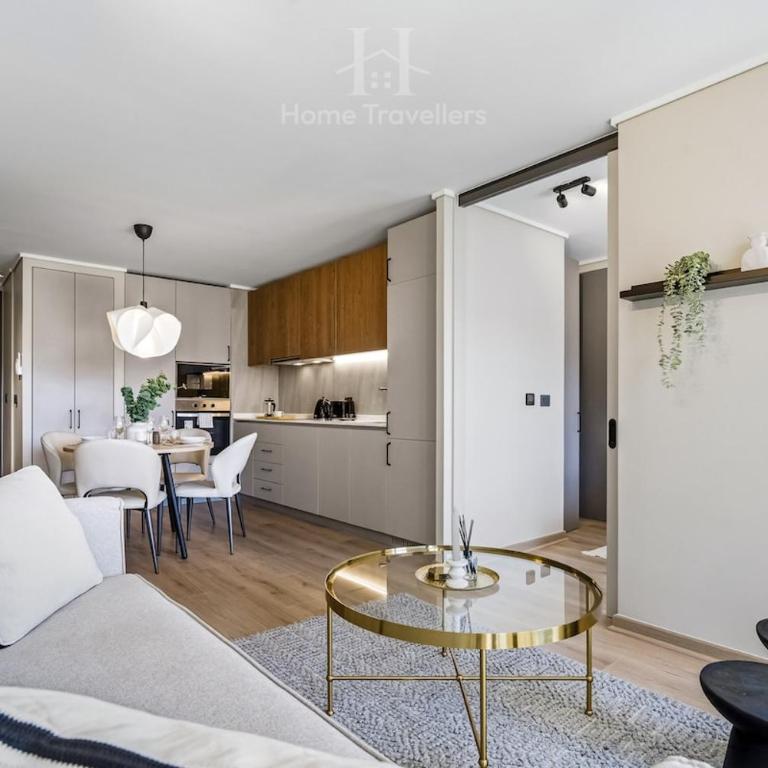 HT terrace with AC close to cafes and restaurants - One-Bedroom Apartment - 16