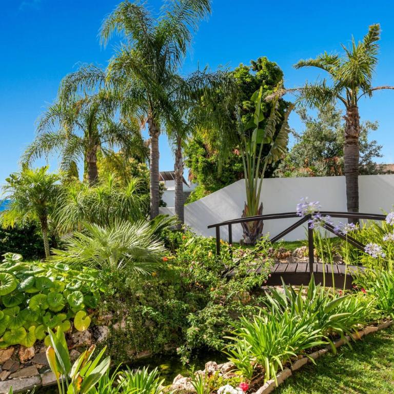 6BR Luxury Villa with Infinity Pool - Villa - 9
